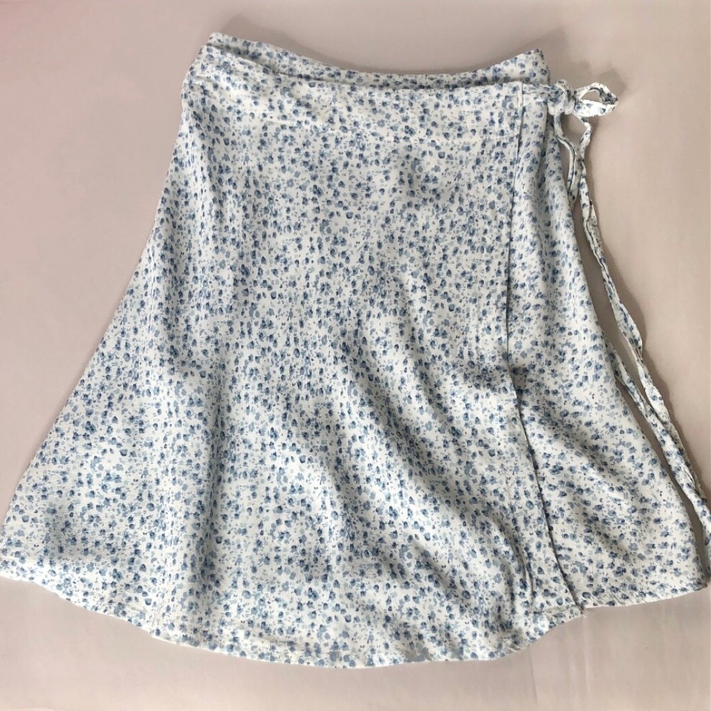 Brandy Melville Women’s Blue Micro Flower Floral Wrap Skirt One Size